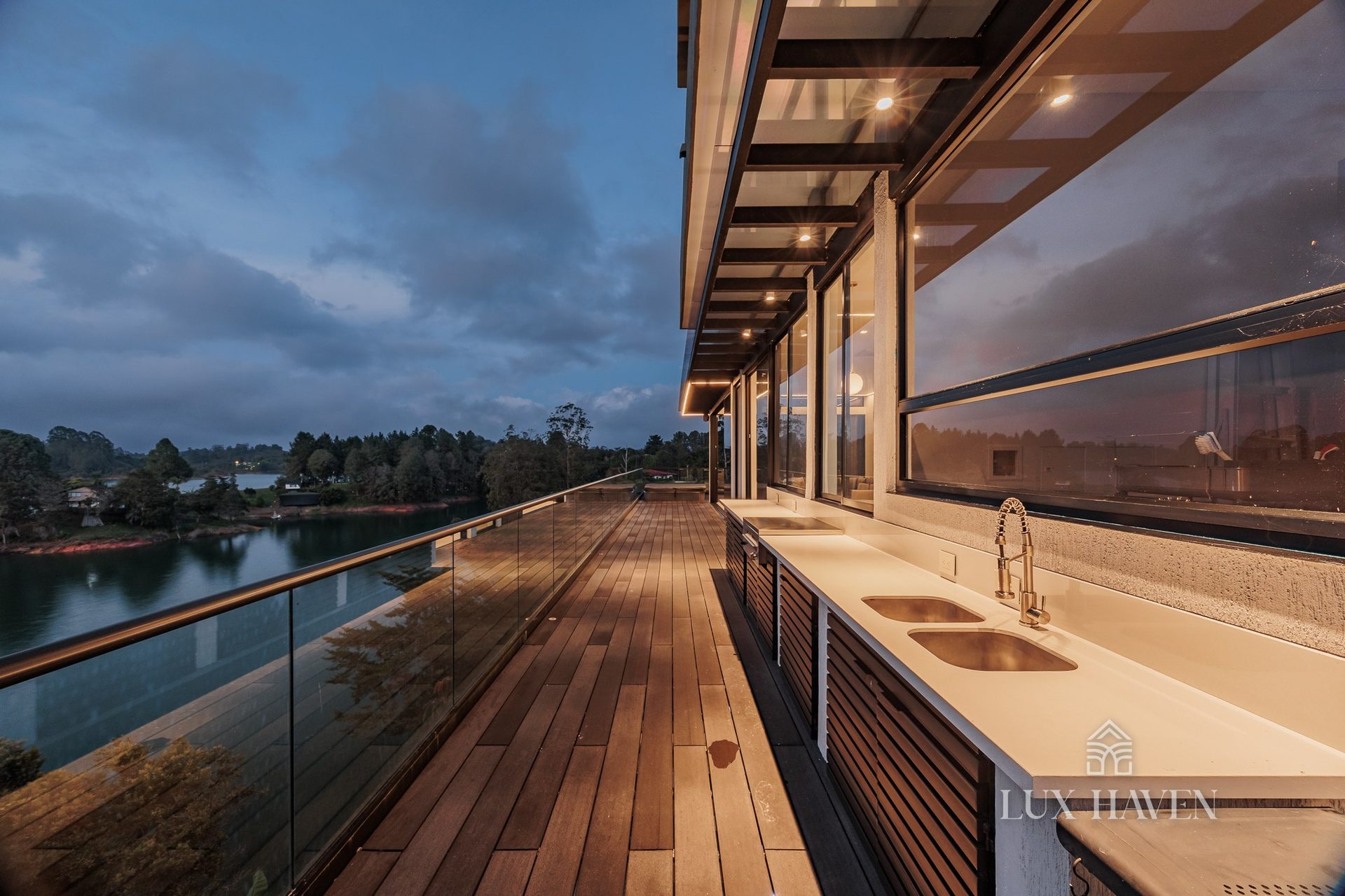 Guatapé Architectural Retreat, El Peñón de Guatapé · Antioquia — photograph 21 of 35