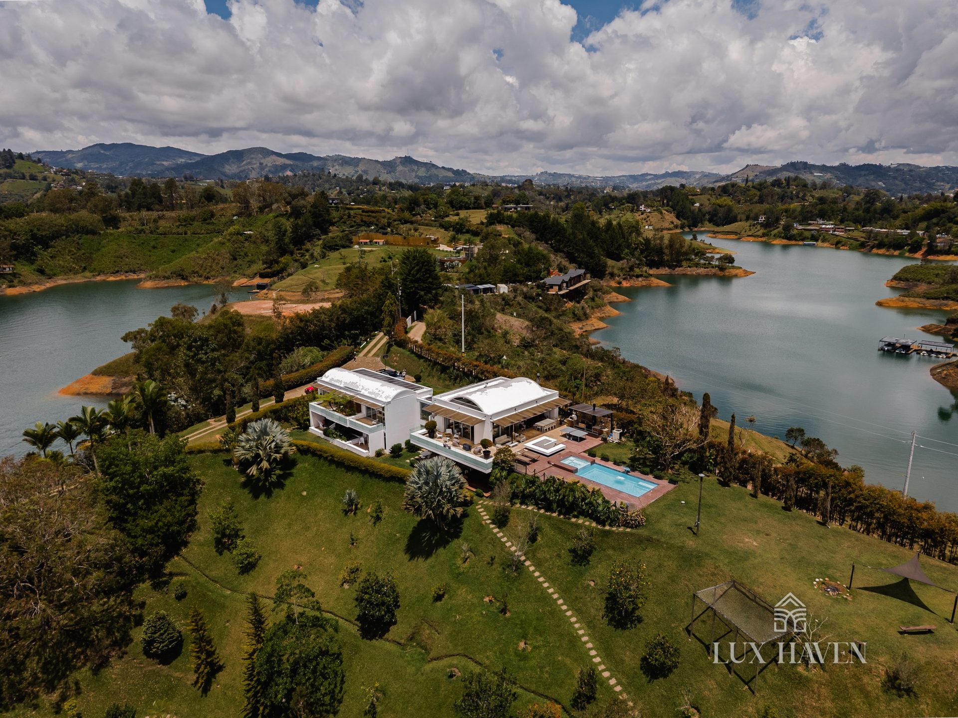 Anwesen am See in Guatapé, El Peñol–Guatapé · Antioquia — Aufnahme 2 von 30
