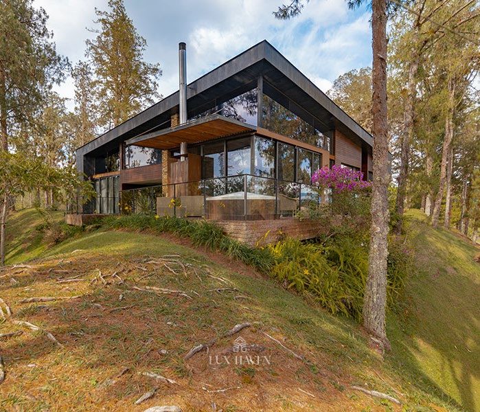 Cabaña architecture among the trees — the spirit of the Tipo C concept