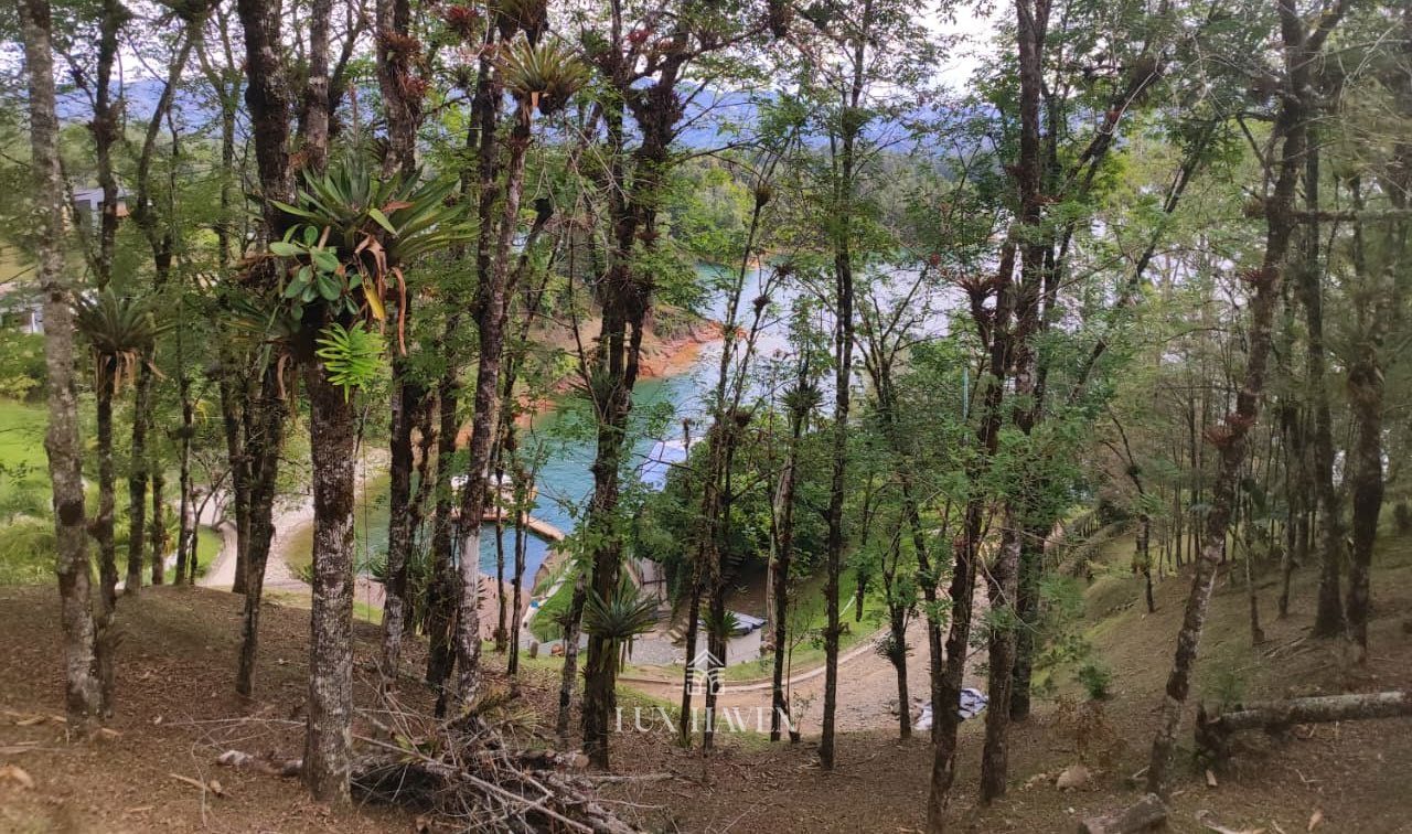 Open, permanent views over the reservoir from the homesite hillside