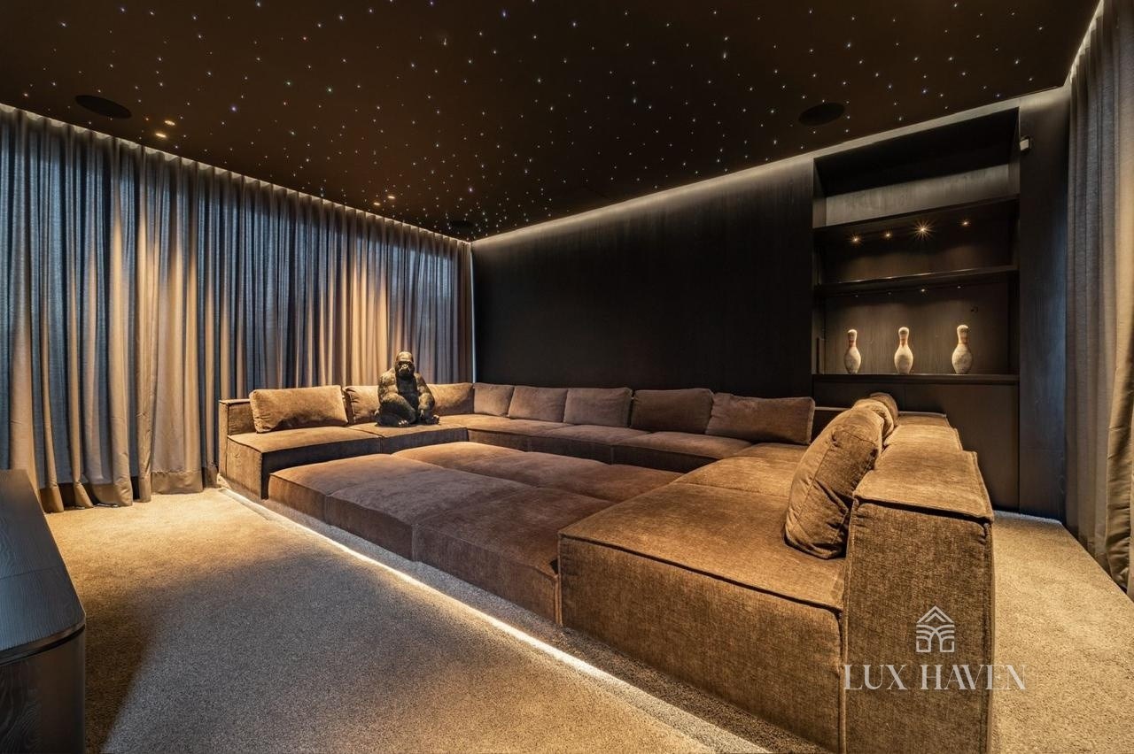 Privates Kino unter Sternenhimmel-Decke