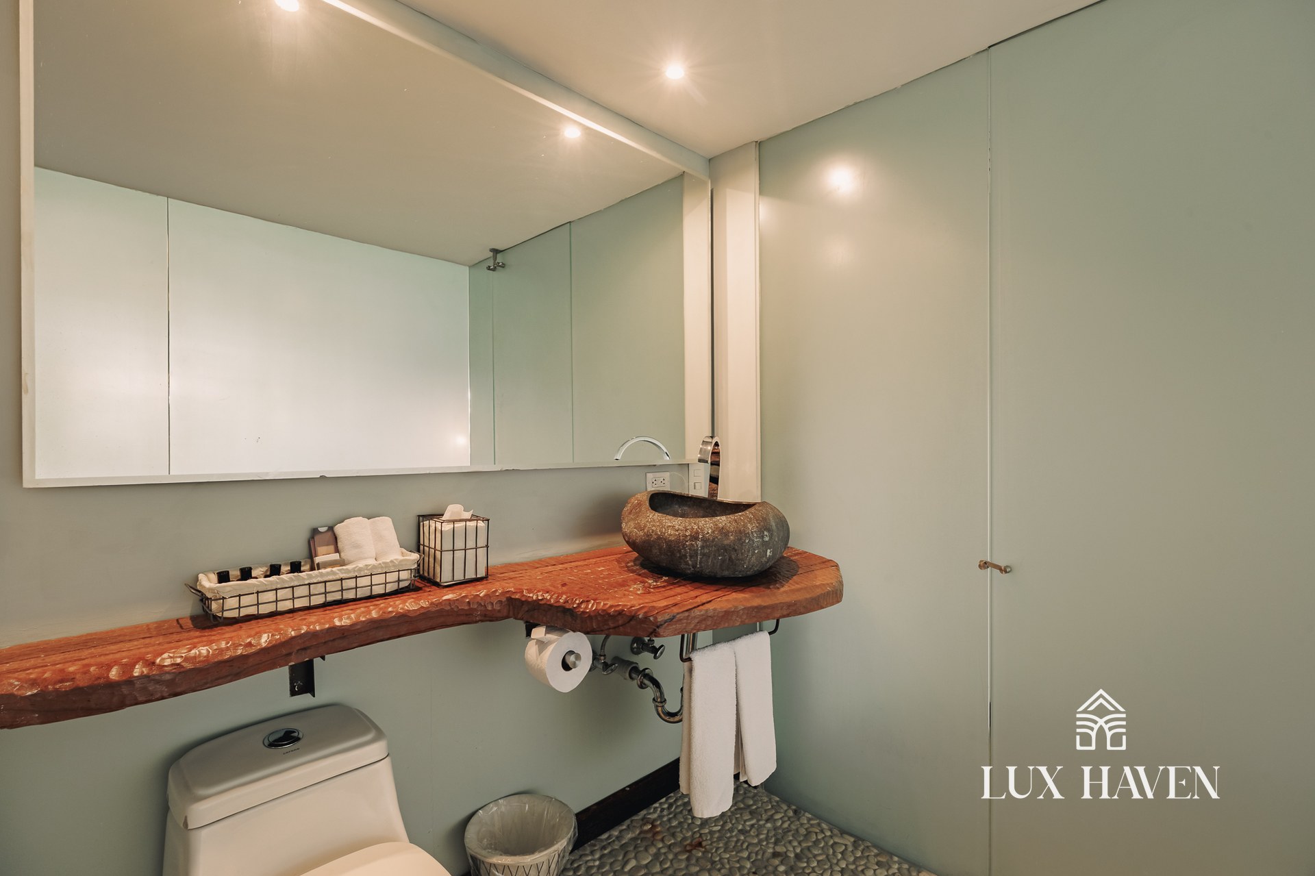 The Charlee Hotel Suites, Parque Lleras · El Poblado · Medellín · Antioquia — photograph 16 of 16